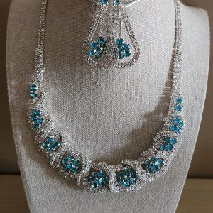Nwot Turquoise Bling Necklace Set